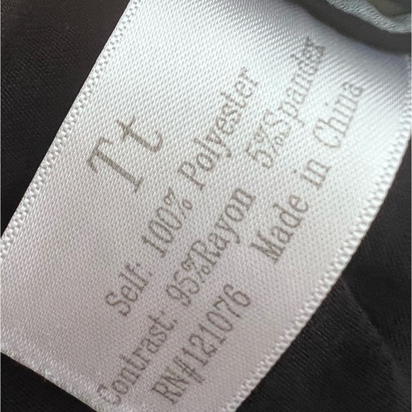 Tt Collection Sleeveless Mixed Media Blouse Floral - Picture 6 of 8